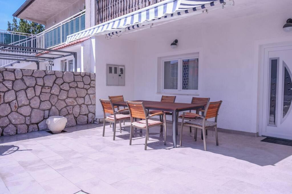 Krasa Escape Apartment Novi Vinodolski Exterior foto